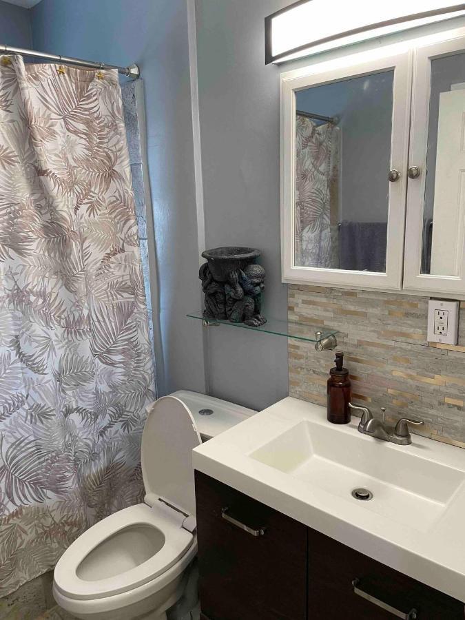 Derby City Getaway Louisville Room photo