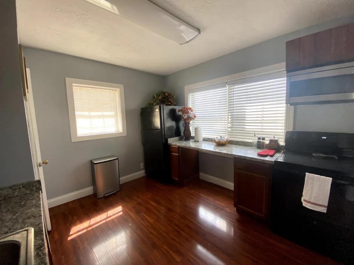 Derby City Getaway Louisville Room photo