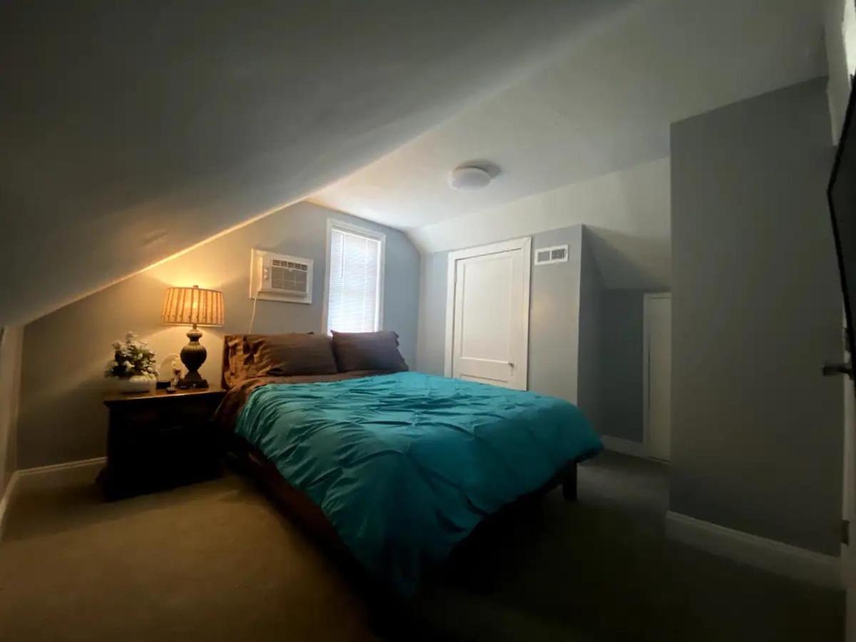 Derby City Getaway Apartment Louisville Room photo