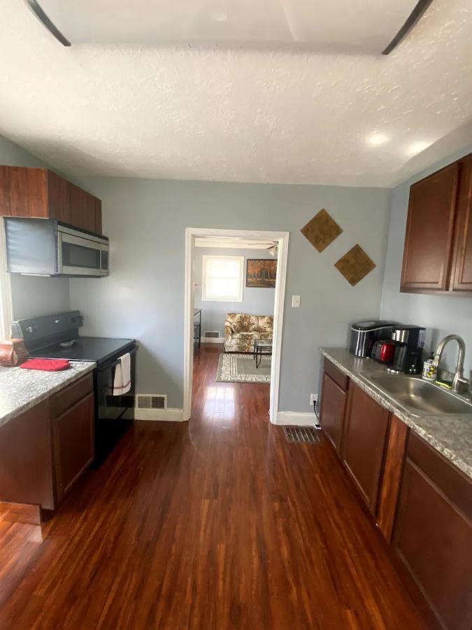 Derby City Getaway Apartment Louisville Room photo